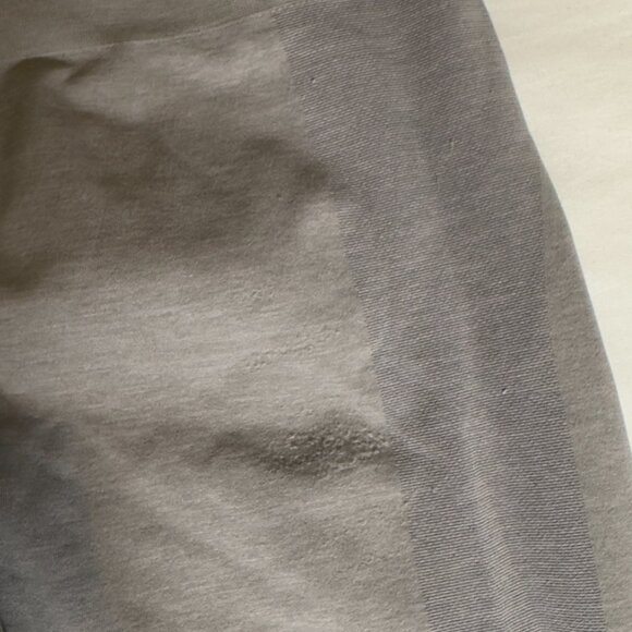 Alphalete Amplify shorts. Size medium storm gray - Picture 3 of 8